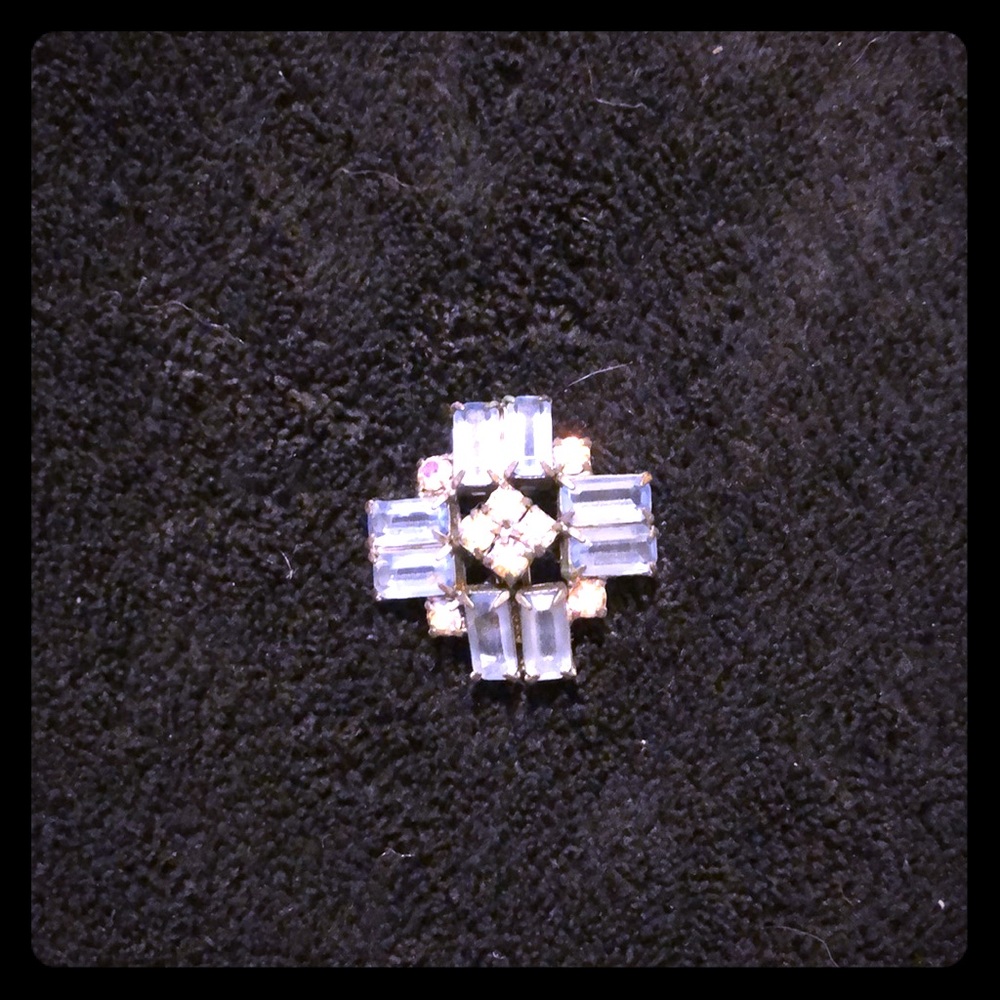 Blue crystal brooch